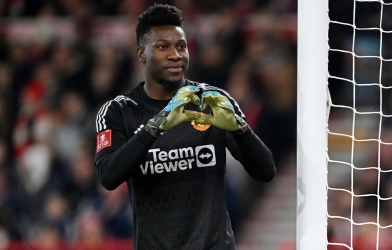 Onana ba lần hóa 'người nhện', gửi tín hiệu tới MU