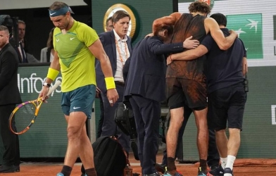 Nadal: 'Tôi thấy buồn khi nhìn thấy Zverev khóc vì chấn thương'