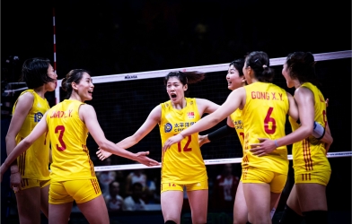 Gặp áp lực sân khách, bóng chuyền nữ Trung Quốc vẫn dễ dàng đánh bại Thổ Nhĩ Kỳ