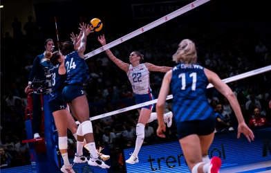 Kết quả tứ kết bóng chuyền nữ VNL 2022 ngày 13/7: ĐKVĐ VNL thua sốc