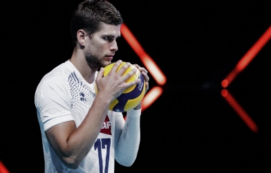 Trai đẹp Clevenot tỏa sáng, tuyển nam Pháp đè bẹp ĐKVĐ châu Âu tại VNL 2022