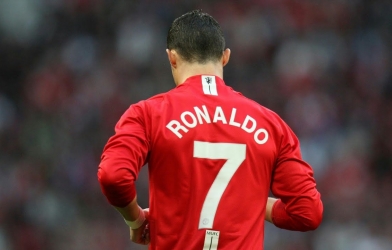 Chuyển nhượng bóng đá 15/4: MU đàm phán ký Ronaldo, Lampard dẫn dắt đối thủ Chelsea?