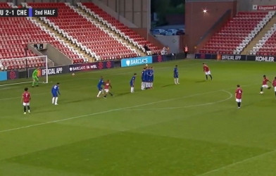 VIDEO: Amad Diallo lập siêu phẩm sút phạt như Messi giúp MU mang về 3 điểm