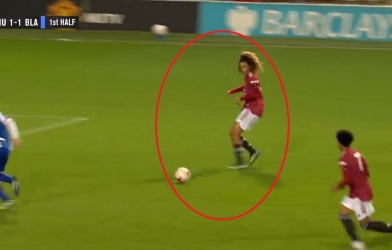 VIDEO: Ngôi sao từng ăn tập ở Việt Nam ghi bàn đẳng cấp cho Man United