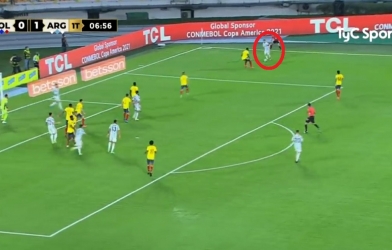 Messi 'tấu hài' vô tình mở ra bàn thắng cho Argentina tại Vòng loại World Cup 2022