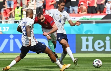 Sao Hungary dứt điểm tinh tế khiến ĐKVĐ thế giới Pháp câm lặng