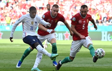 Dembele xử lý biến ảo khiến khung thành Hungary chao đảo