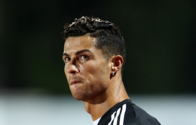 Ronaldo thái độ thẳng mặt tân HLV Juventus, xác định bến đỗ mới