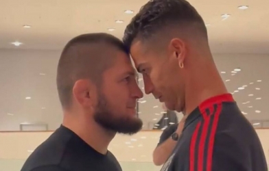 VIDEO: Ronaldo chạm mặt, đòi quật ngã võ sĩ huyền thoại Nga