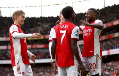 Arsenal san bằng điểm số với top 4 sau trận thắng Newcastle