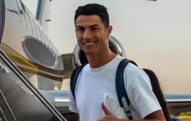 Chia tay MU, Ronaldo chốt xong bến đỗ mới khiến tất cả bất ngờ?