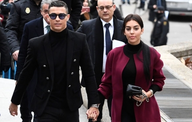 Ronaldo bất ngờ báo tin vui, 'thương vụ thế kỷ' chuẩn bị hoàn tất