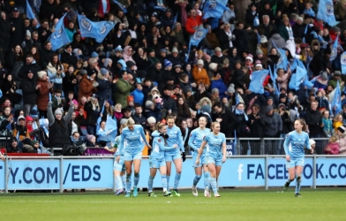 Đồng hương Sir Alex ghi bàn, Man City khiến MU ôm hận