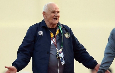 HLV Petrovic: 'Tôi mệt lắm rồi'