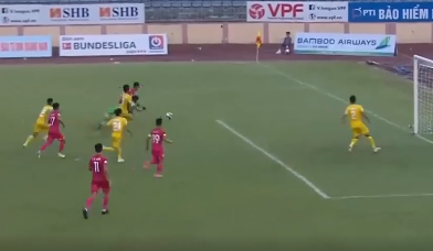 VIDEO: Quốc Chí ghi bàn vào lưới Quảng Nam nhưng không ăn mừng