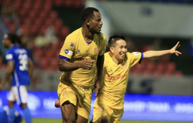 Đối thủ của Văn Toàn được ký hợp đồng ngay trên đường piste