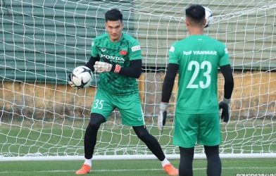 VIDEO: Văn Hoàng ra sao trong ngày nhận tin buồn vui lẫn lộn?