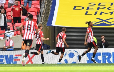 Brentford lần đầu lên chơi tại Ngoại hạng Anh