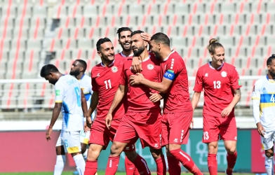 Đội bóng vô danh chiếm ngôi Hàn Quốc sau trận cầu hú vía