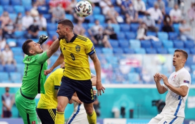 Sao Ngoại hạng Anh phản xạ xuất thần cứu thua cho Slovakia