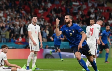 Người hùng nước Ý đi vào lịch sử chung kết Euro