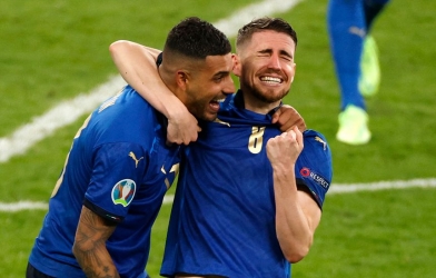 Chelsea chia tay nhà vô địch Euro 2020