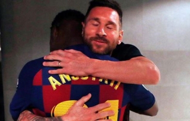 MU liên hệ 'đường dây' Ronaldo để mua truyền nhân của Messi