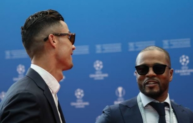 Cựu sao MU dùng video triệu view 'móc mỉa' Ronaldo