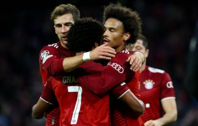 Video bàn thắng Bayern 5-0 Dynamo Kyiv: Bắn phá khung thành