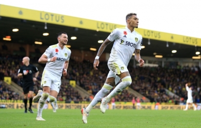 Leeds thoát nhóm xuống hạng nhờ chiến thắng trên sân khách