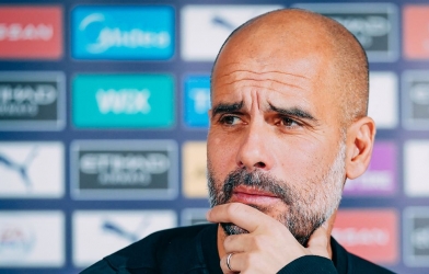 Họp báo Siêu cúp Anh: Pep Guardiola 'nắn gân' Klopp