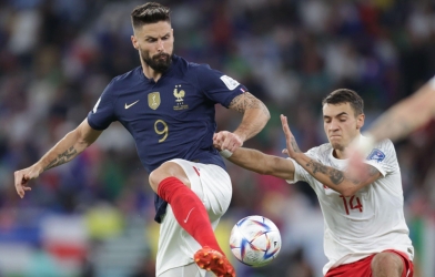Trực tiếp Pháp 1-0 Ba Lan: Siêu phẩm hụt của Giroud