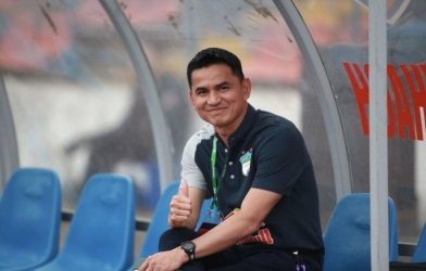 Kiatisak bất ngờ với bài hát rap nói về HAGL