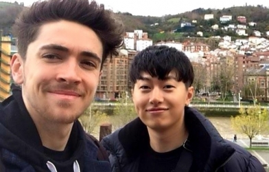 Bầu Hiển chiêu mộ 'phó tướng' thua tuổi Văn Quyết cho CLB Hà Nội