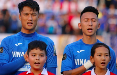 NÓNG: CLB TP.HCM nổ một lượt 2 'bom tấn' Quảng Ninh?