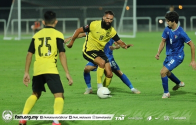 ĐT Malaysia thua muối mặt đội Tây Á, bất ổn trước trận gặp ĐTVN