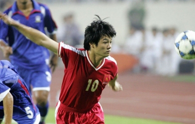 NÓNG: 'Cậu bé vàng' Văn Quyến tái xuất V.League