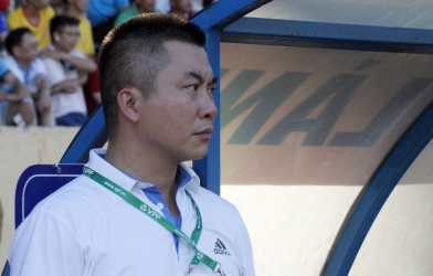 'Sếp' CLB Nam Định: 'Chúng tôi có thể bỏ V-League, VPF chưa hỏi thăm dù chỉ một câu'