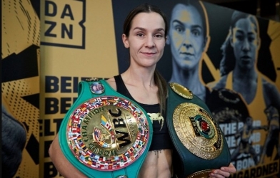 Bị hạ knock out, 'độc cô cầu bại' mất ngôi vô địch thế giới