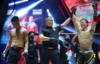 Phạm Văn Nam thắng nghẹt thở trước Bùi Trường Sinh tại Cúp MMA Việt Nam 2021