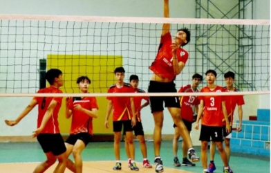 Đội bóng chuyền Vĩnh Long mang cầu thủ cao 2m14 đến tham dự giải VĐQG 2022