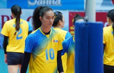 Nhận lương hơn 2000 USD, Bích Tuyền mang hết về cho mẹ vì sợ 'trộm'