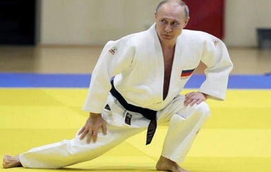 Liên đoàn Judo quốc tế 'tước' chức chủ tịch danh dự của ông Putin