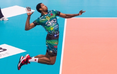 Thể hiện đẳng cấp, 'vua sư tử' Wilfredo Leon 'hạ đẹp' hàng chắn Trentino tại SuperLaga Ý