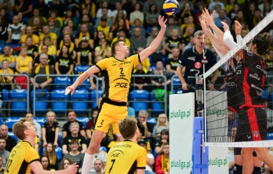 Loại Nga ra khỏi cuộc chơi, FIBV đưa bóng chuyền nam vô địch thế giới đến Bắc Phi