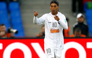 Ronaldinho đồng ý trở lại châu Âu thi đấu