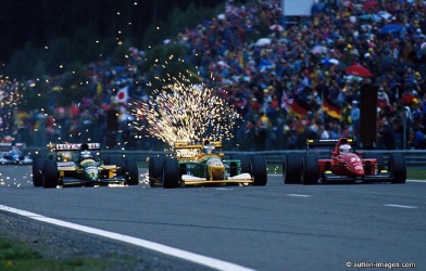 Video đua xe F1: 10 pha vượt nhau hay nhất mùa giải 2013