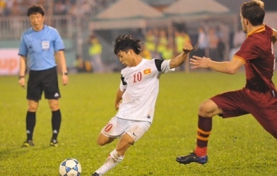 U19 Việt Nam mới chỉ đang... ‘chơi bóng’!