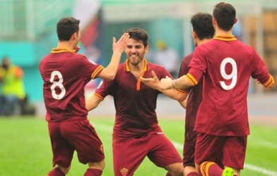 Vượt qua Tottenham, U19 AS Roma chạm một tay vào chức vô địch