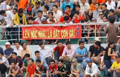 Nét đẹp cổ động của người Việt: “Lên nóc nhà! Là bắt con gà”…